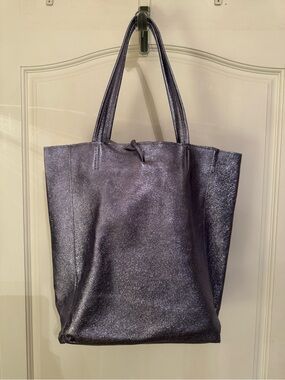 New Marlon Italy metallic lilac genuine leather tote bag with tie and zip closer